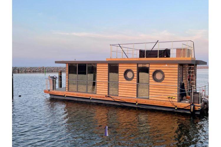 Hausboot Fjord Haven Mit Biosauna In Barth Ngoại thất bức ảnh